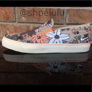Nike Canvas Toki Slip On Hawaii Floral Sz 9.5